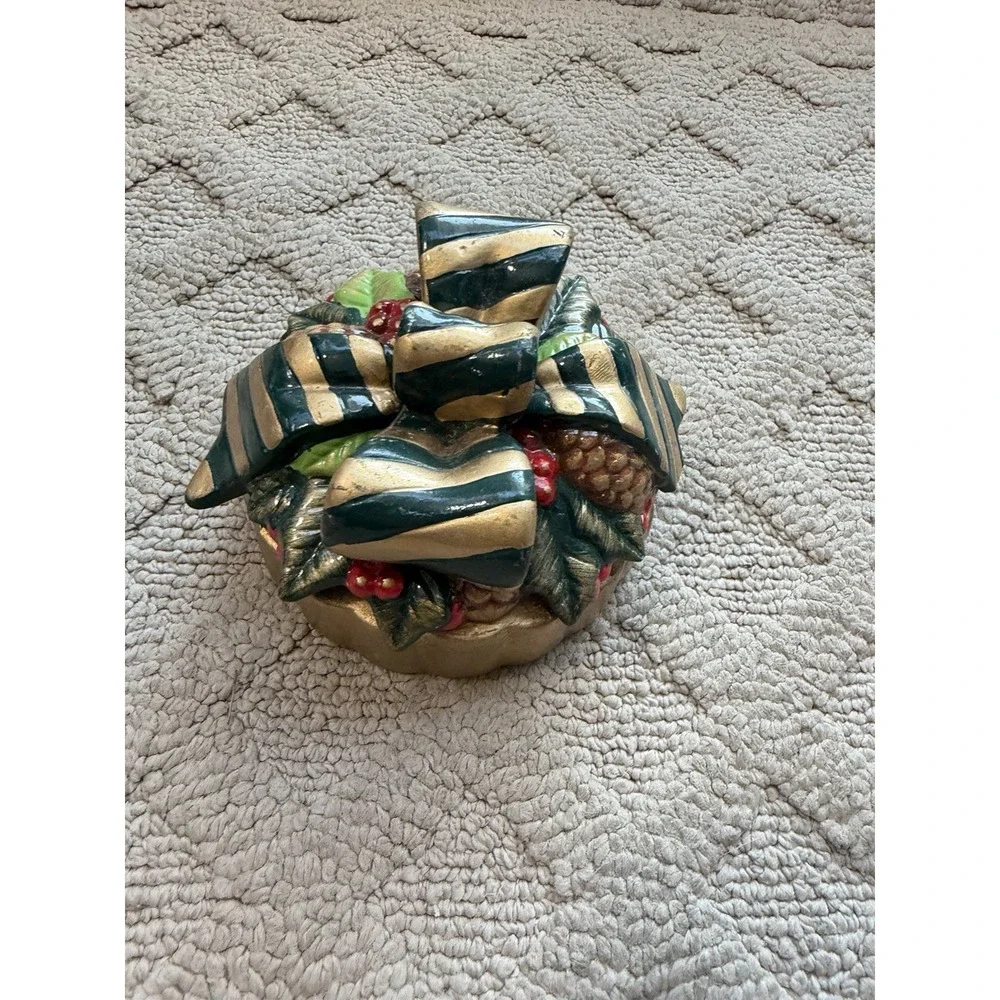 Empire Candle Jar Topper Cap Ceramic Christmas Green Bow Pinecone Mistletoe